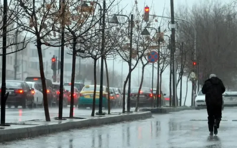 تحذيرات من تقلبات جوية وأمطار متوقعة يوم الأربعاء في مختلف المناطق